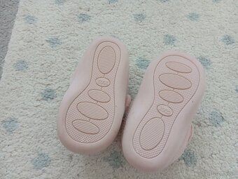 Dievcenske  topanky, cizmy a papucky 21, 22 - 12