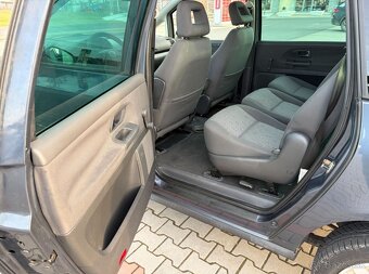 Volkswagen Sharan 1.9 TDi 7 míst - 12