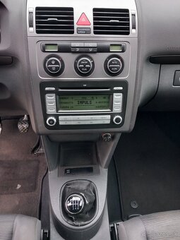 VW Touran 1.9 TDI .6ti-kvalt . Model 2008 - 12