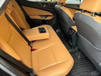Lexus NX 450h - 12