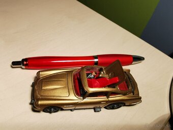 Corgi toys Aston Martin DB4 James Bond - 12