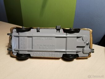 Corgi toys Aston Martin DB4 James Bond - 12