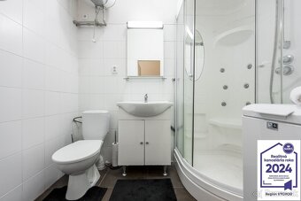 2 izbový byt v centre mesta v historickom objekte, Košice, H - 12