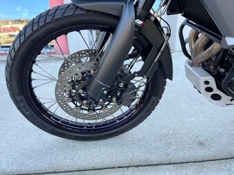 Triumph Tiger 800 - 12