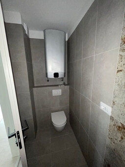 4 izb. Chorvátsko, Makarska, 122m2, terasa, p.2/3, 2x parkin - 12