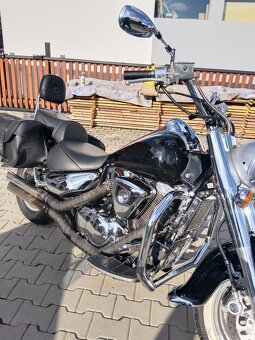 Suzuki Intruder 1500 - 12