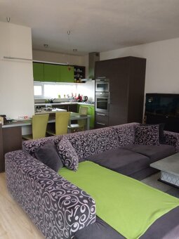 Pekný dom v atraktívnej lokalite Čierna Voda,iba 15 km od BA - 12