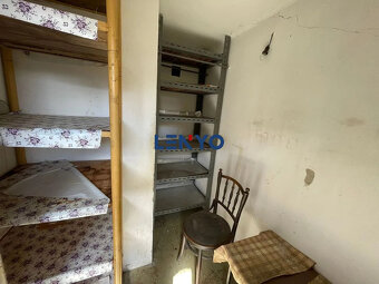 Predáme starší vidiecky dom pri Váhu / ZĽAVA 3000€ / - 12