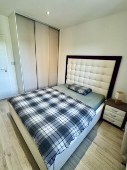 MODERNÝ 2 IZBOVÝ BYT, loggia, klíma, biokrb - 12