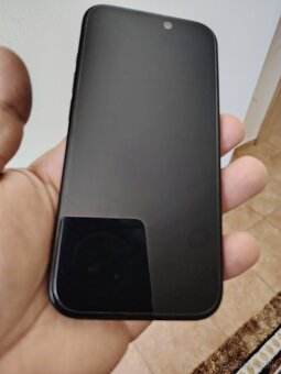 iPhone 15 black 128GB - 12