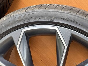EXTREME GRAU  orig.skoda225 40 R19 5x112  7,5j x19 ET 51 VW  - 12