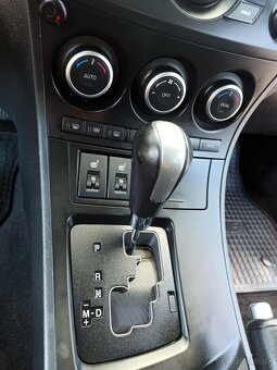 Mazda 3 Automat 2011 Benzín - 12