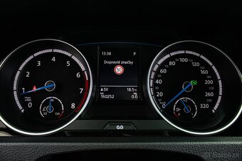 VW Golf R Variant 221kW DSG Panorama, Koža, ACC - 12