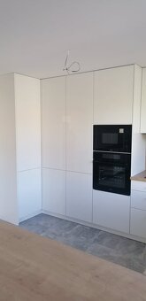 OPRAVA -RENOVÁCIA -VÝROBA - KUCHYNSKÉ LINKY, VSTAVANÉ SKRINE - 12