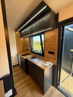 TINY House 8x3m 2 izby- kuchyňa-kúpeľňa - 12