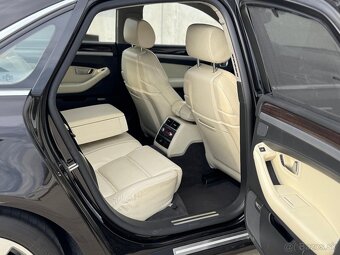 Audi A8 6.0 W12 - 12