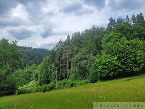 Rekreačný pozemok pri lese s krásnym výhľadom nad obco - 12