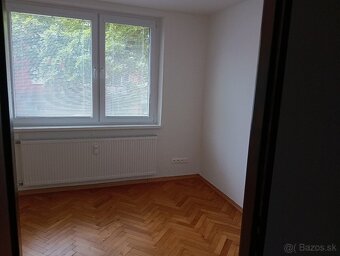 Prenájom_3-izbový byt na Cyrilometodskej ulici_Nové Zámky - 12