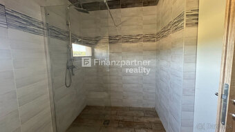 Rodinný dom s pozemkom 2 395 m², Kolárovo, Komárno - 12