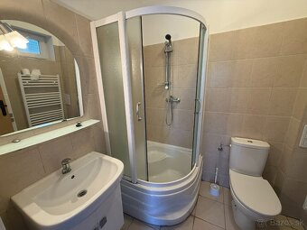 PREDAJ - RODINNÝ DOM - ZLATÉ MORAVCE - 12