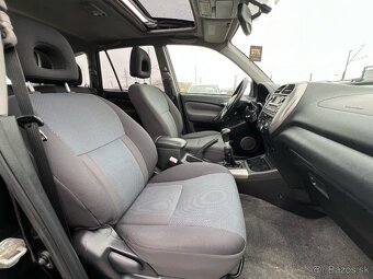 Toyota RAV4 2,0D nafta, 85kW, MT5, rok:02.2006. - 12