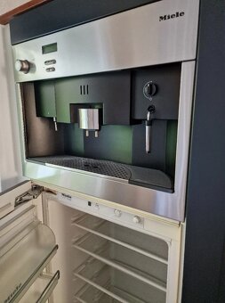 Kuchyně v moderně-venkovském stylu s ostrůvkem - 12