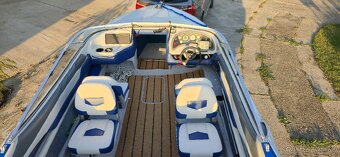 Motorový čln Wellcraft Excel - 12