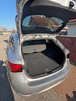 Toyota Avensis Combi 1.8 Valvematic Active MDS - 12