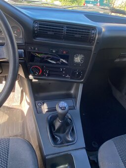 Predám BMW E30 - 12