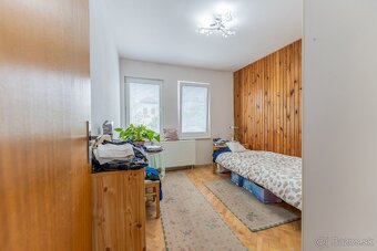 PREDAJ Útulný 4 izb. RD s garážou, pivnicou a veľkým pozemom - 12