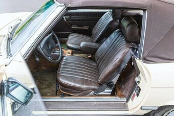 Mercedes-Benz SL 380 R107 - 12