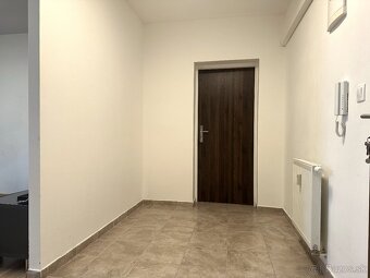 Veľkometrážny 2 izb. klimatizovaný byt v tichej lokalite - 12