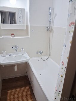 Priestranný 2-izbový byt s balkónom - 12