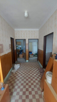 RD v obci Čajkov - postavený na pozemku o výmere 800 m2 - 12