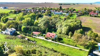 5-izbový rodinný dom, dvojgaráž, 1500m2 pozemok Zlaté Mor. - 12