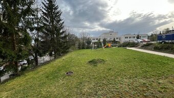 Štýlový 3-izbový byt s terasou, vírivkou a parkovaním - 12