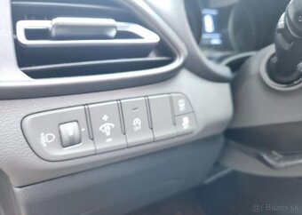 Hyundai i30 1.5-V ZÁRUCE-1.MAJ-NAVI-KAMERA - 12