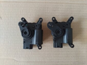 servomotor kurenia a klimatizácie Octavia 2, Superb 2 - 12