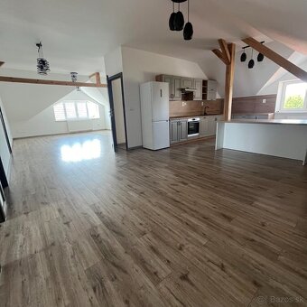 RD s dvoma bytovými jednotkami v Tešedíkove na prenájom - 12