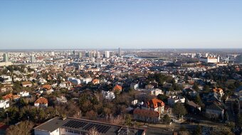 Dvojpodlažný dom Na Hradnom Kopci s dvojgarážou Staré Mesto - 12