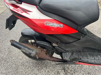 Aprilia SR50 - 12