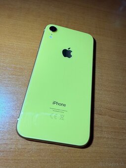 Apple iPhone XR 128GB - 12