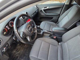 Audi A3 1.6 Premium - 12