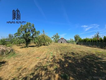Na predaj dom s veľkým stavebným pozemkom 2148 m2 - 12