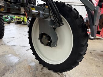 Samojízdný postřikovač Tecnoma Laser 4240, rok výroby. 2013, - 12