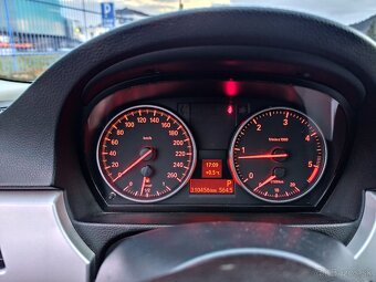 BMW 3 / E90 / 318d / r.v. 2010 / automatická prevodovka - 12