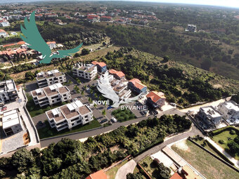 Novostavba apartmánu len 150m od mora s výhľadom na more vo  - 12