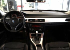 BMW Řada 3 E91 LCI 320d xDrive Touring nafta automat - 12