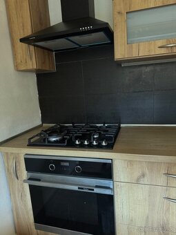 Veľký 2-izbový byt - cena do konca mesiaca - 12