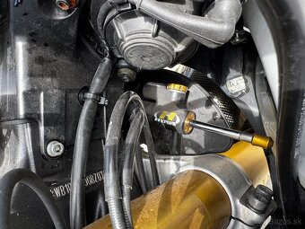 BMW S1000RR - 12